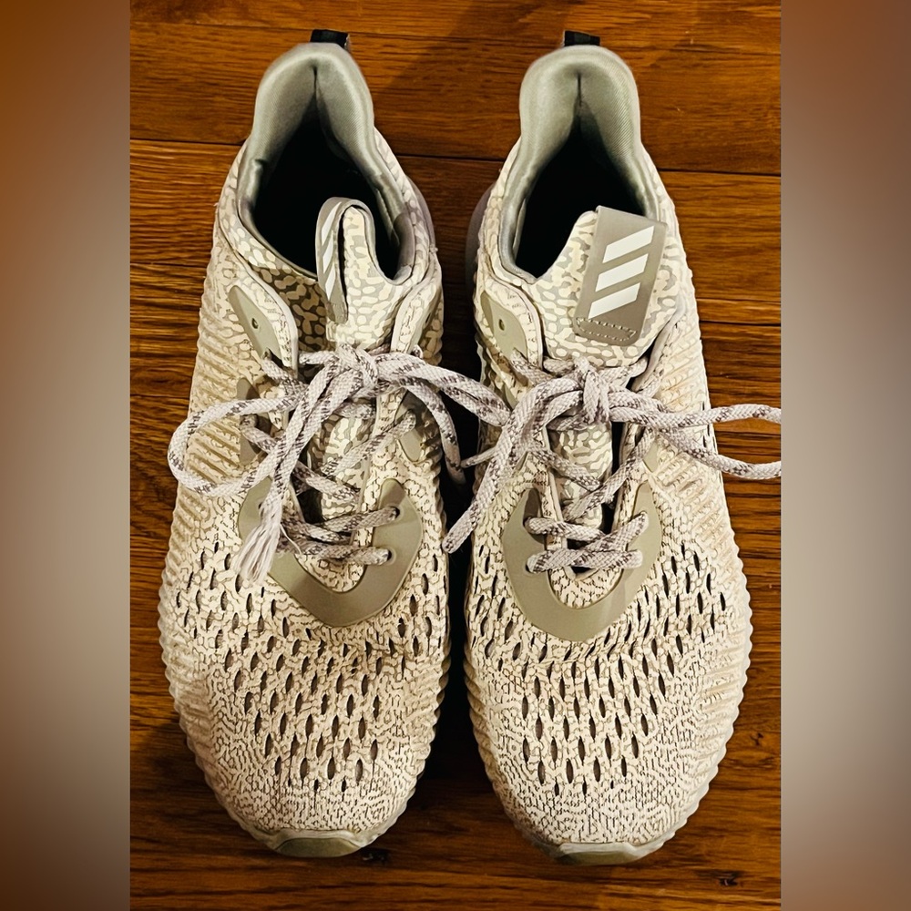 Adidas AlphaBounce AMS Clear Grey, size 8, EUC
